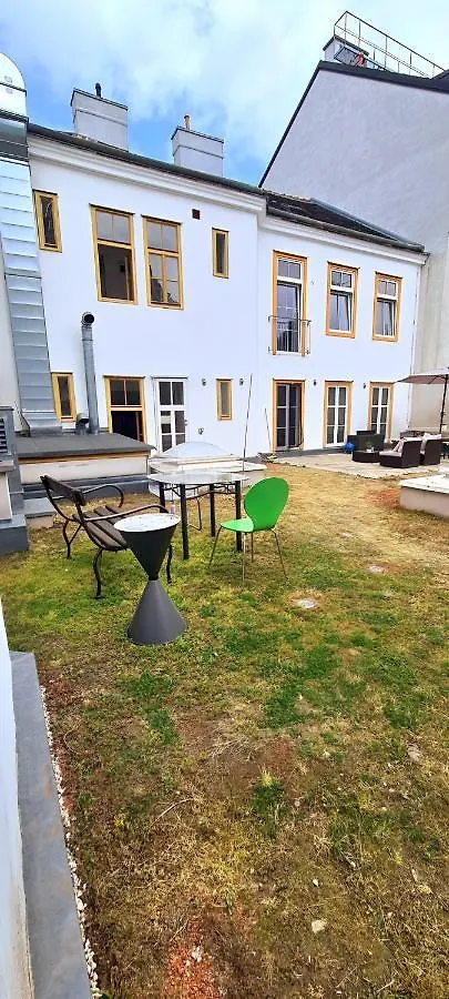 Maerzstrasse Apartment Wenen Oostenrijk